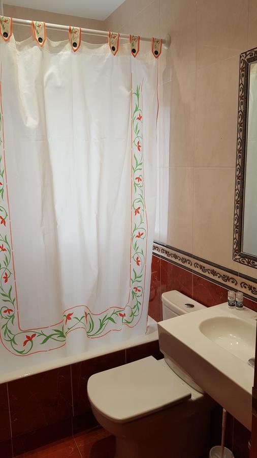 Hostal Rosi ลาเรโด ภายนอก รูปภาพ