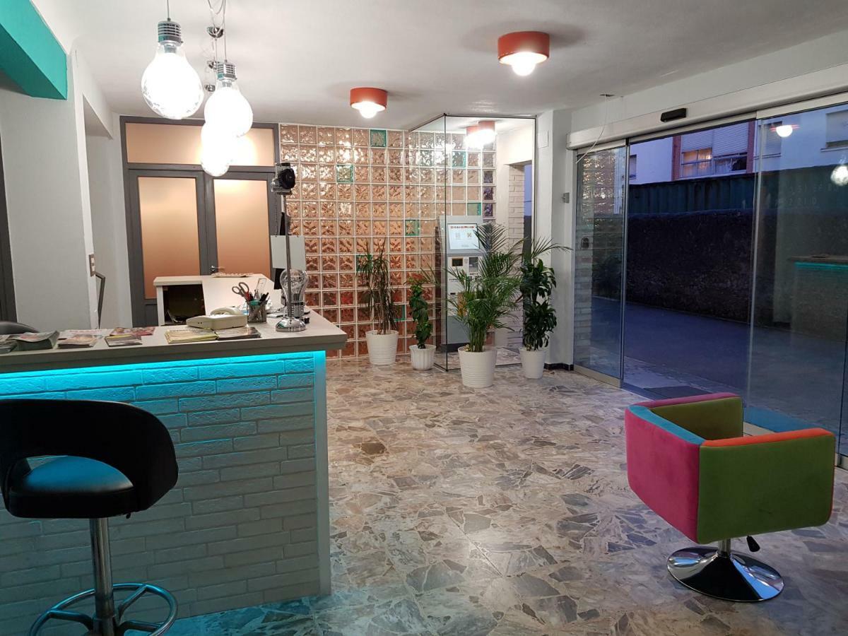 Hostal Rosi ลาเรโด ภายนอก รูปภาพ