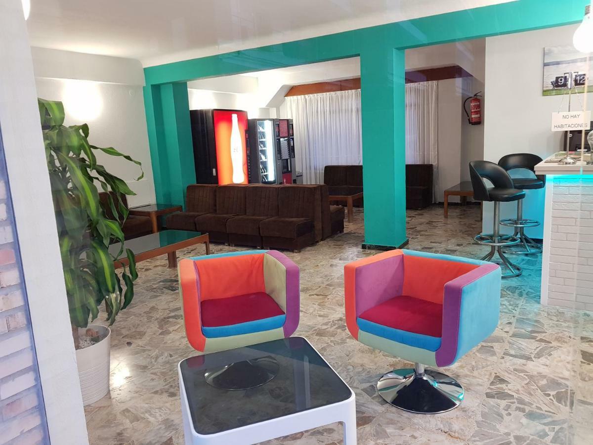 Hostal Rosi ลาเรโด ภายนอก รูปภาพ